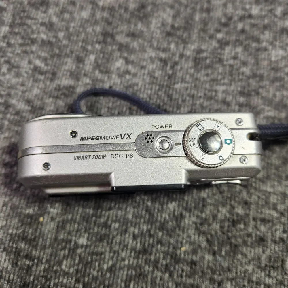 Sony Digital Camera Cybershot DSC-P8 3.2MP Silver 128mb Memory Tested Read